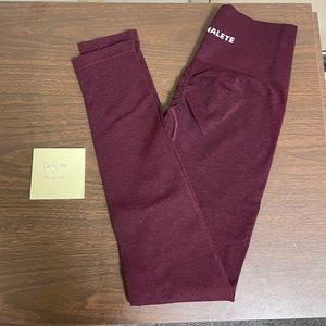 Alphalete Amplify Leggings: Black Cherry